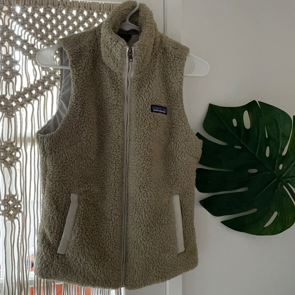 Patagonia Los Gatos khaki vest in S
